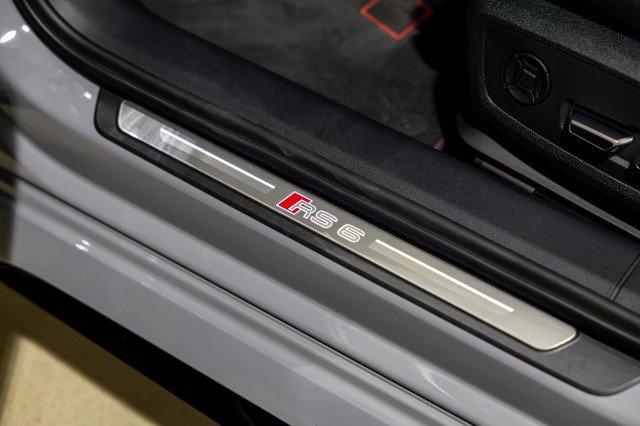 Used 2025 Audi RS 6 performance w/ Black Optic Package image 51