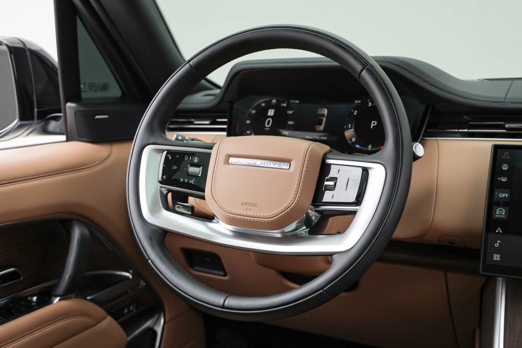 Used 2025 Land Rover Range Rover SE AWD/4WD image 32