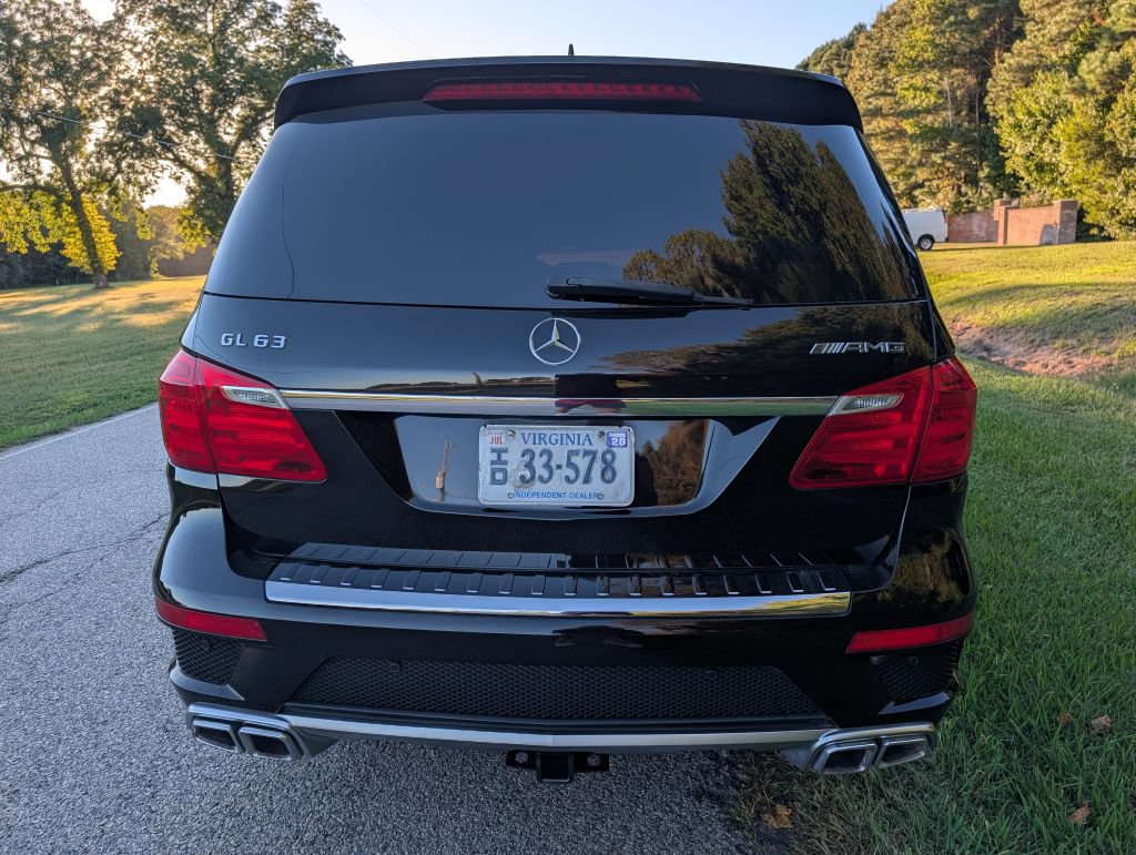 Used 2015 Mercedes-Benz GL 63 AMG 4MATIC image 4