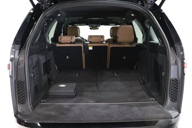 Used 2024 Land Rover Discovery Dynamic SE image 37