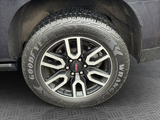 Certified 2022 GMC Yukon XL AT4 w/ AT4 Premium Package AWD/4WD image 27