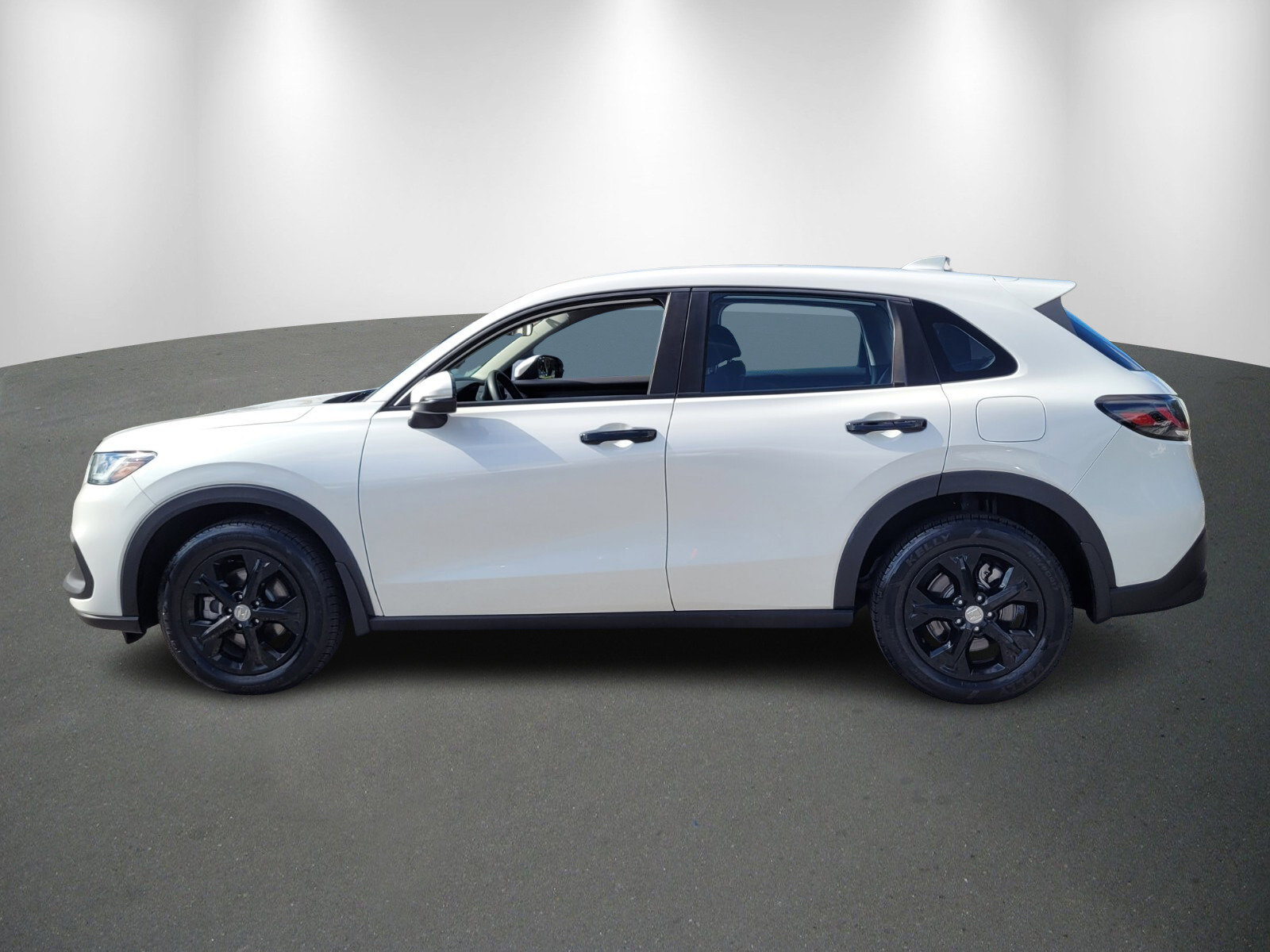 Used 2023 Honda HR-V LX image 4