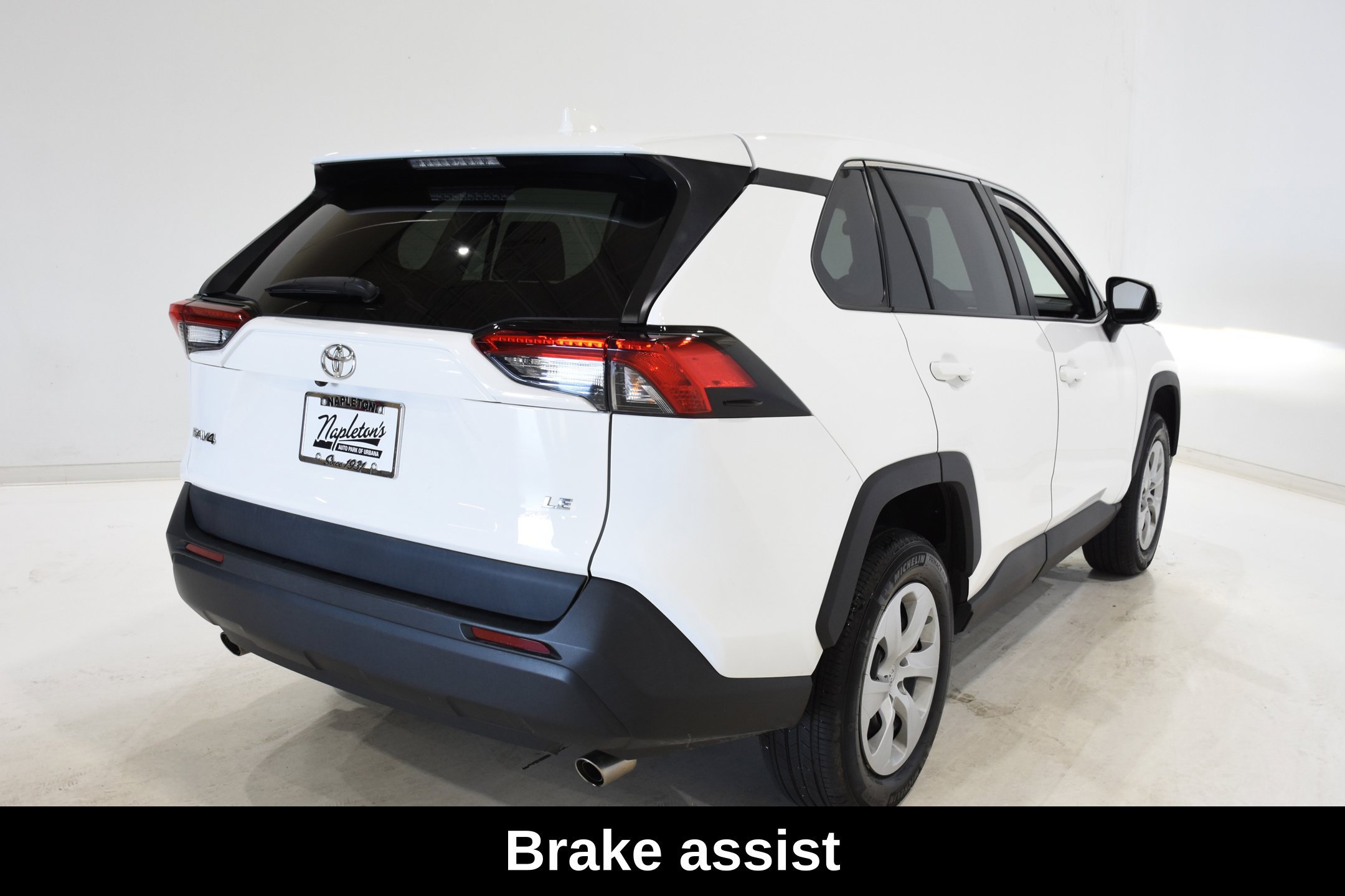 Used 2023 Toyota RAV4 LE FWD image 5