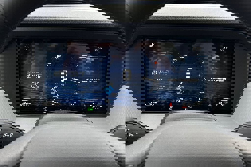 New 2027 Chevrolet Bolt LT w/ Comfort Package image 24