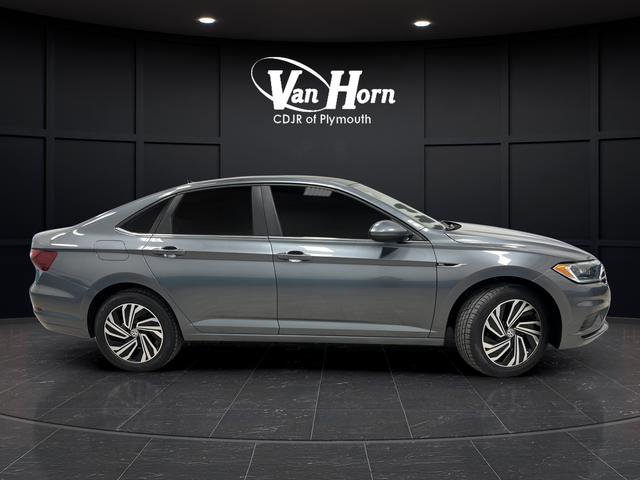 Used 2020 Volkswagen Jetta SEL image 2