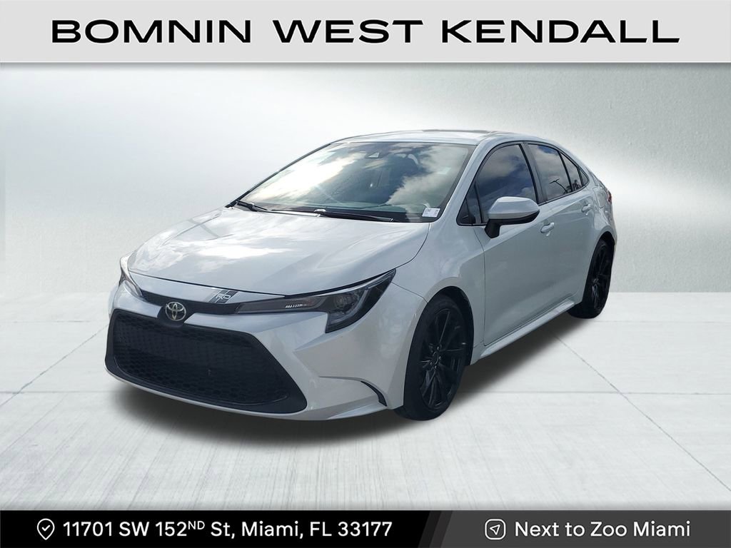 Used 2022 Toyota Corolla LE image 3