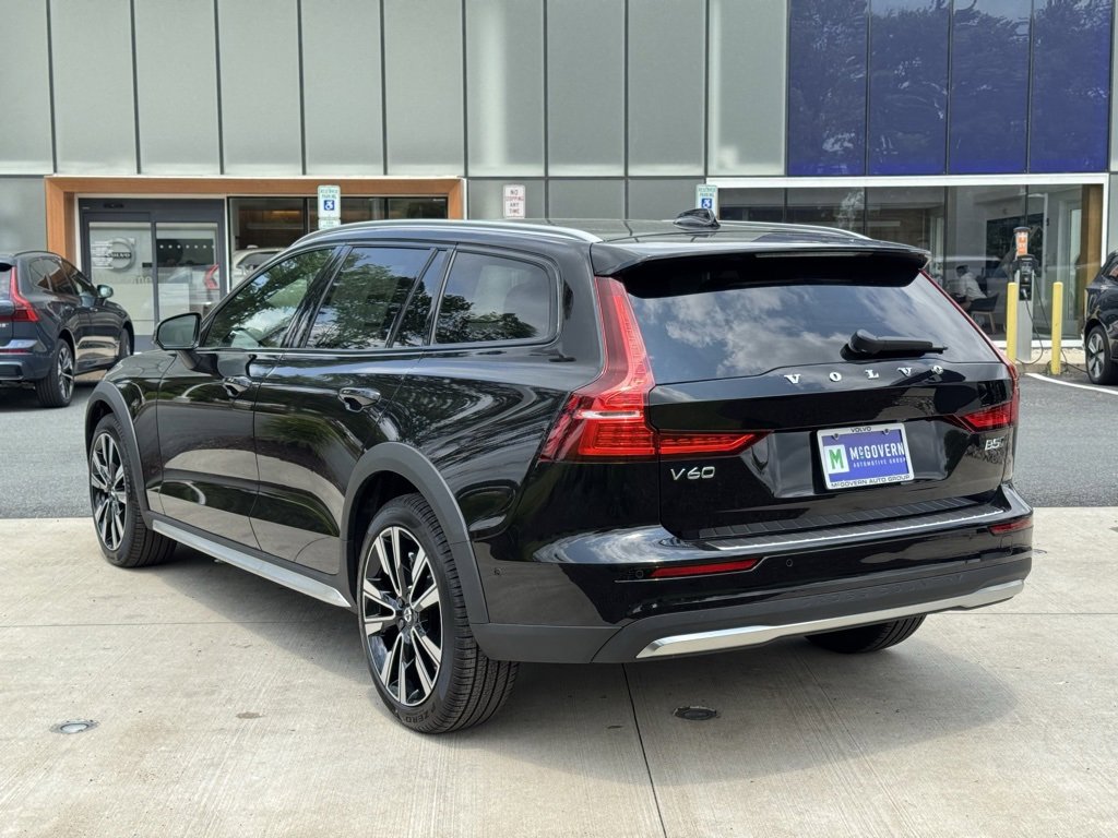 New 2026 Volvo V60 B5 Cross Country Ultra w/ Protection Package Premier image 7