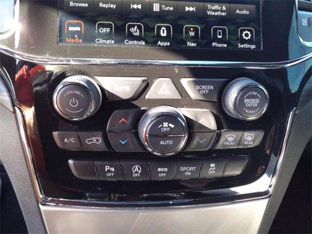 Used 2021 Jeep Grand Cherokee Laredo X image 21