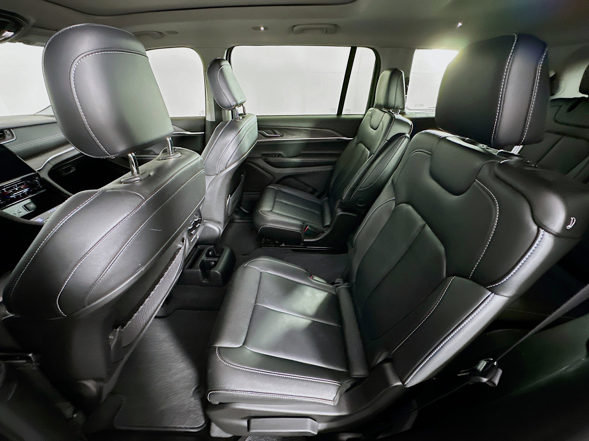 Used 2023 Jeep Grand Cherokee L Limited image 29