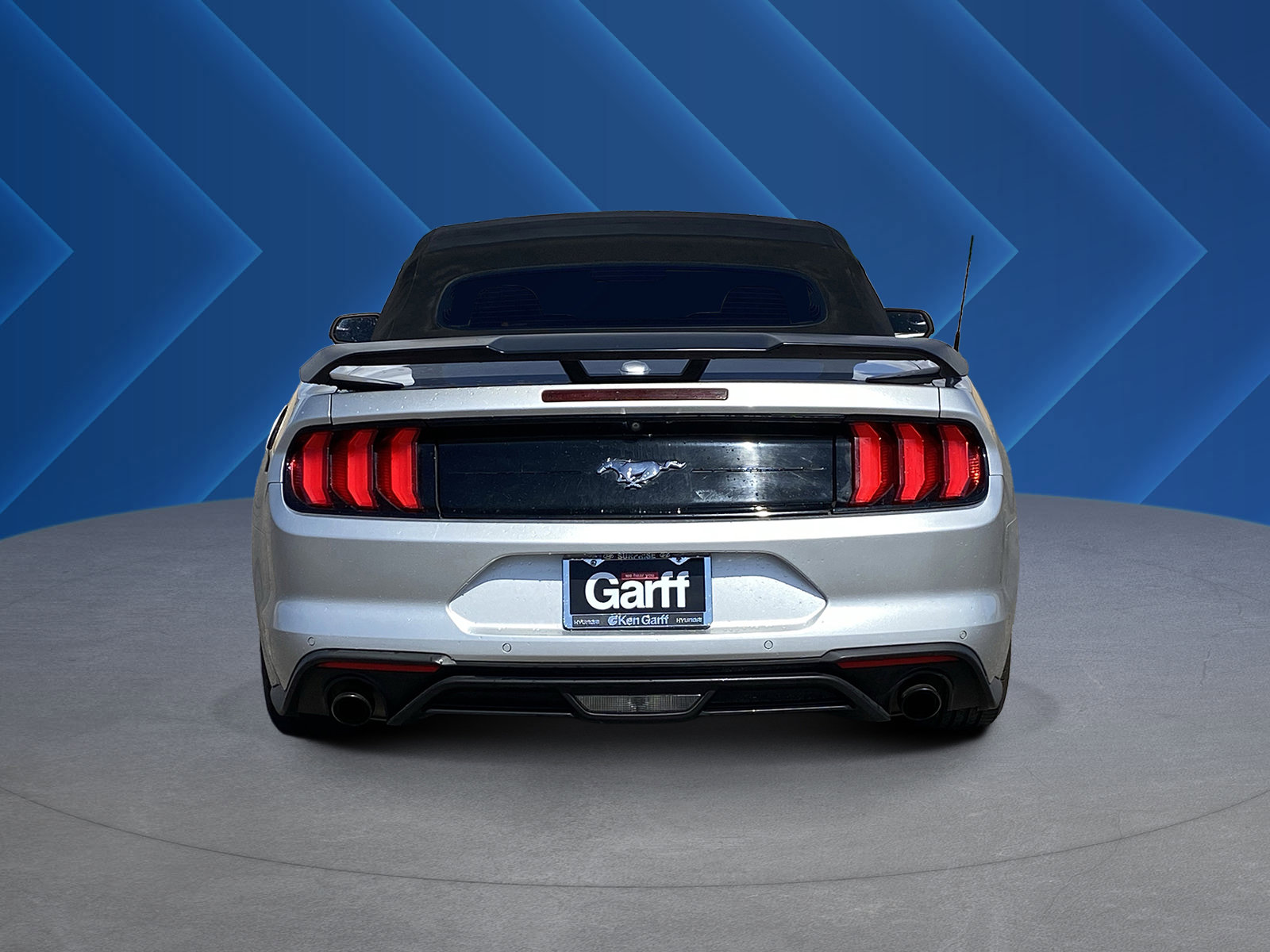 Used 2019 Ford Mustang Premium RWD image 4