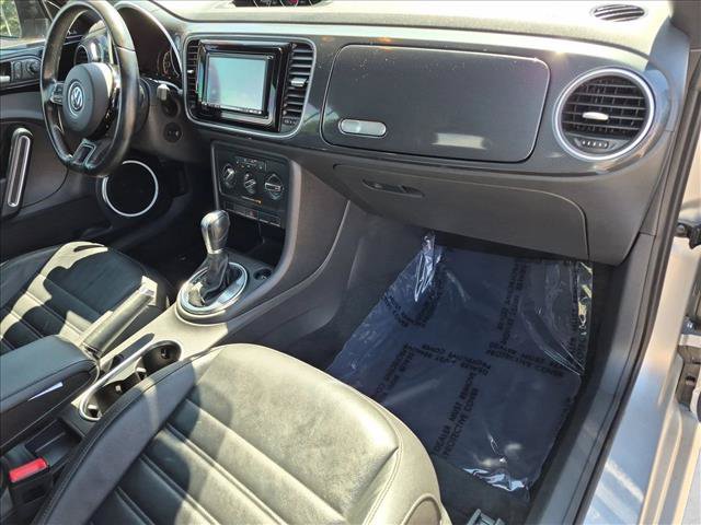 Used 2013 Volkswagen Beetle 2.0T FWD image 18