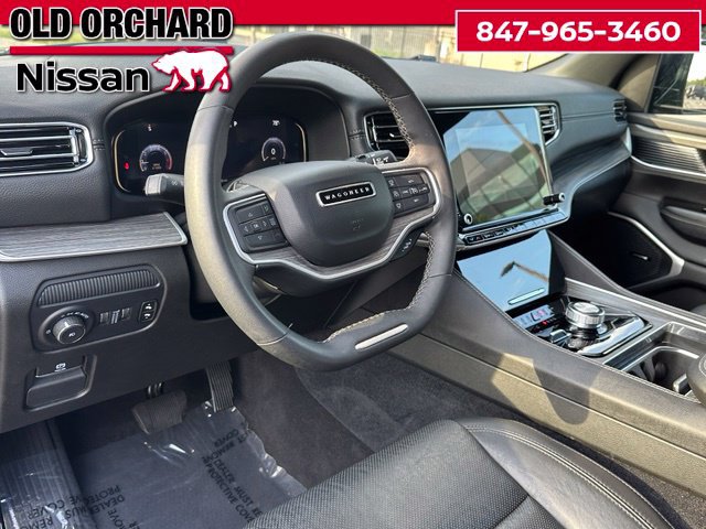 Used 2024 Jeep Wagoneer Series II w/ Flexible Seating Group AWD/4WD image 17