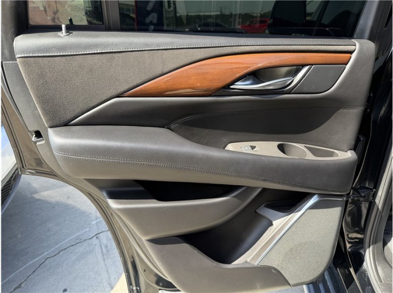 Used 2017 Cadillac Escalade Premium Luxury RWD image 20