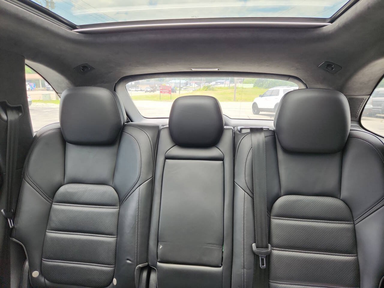 Used 2015 Porsche Cayenne Turbo AWD/4WD image 14