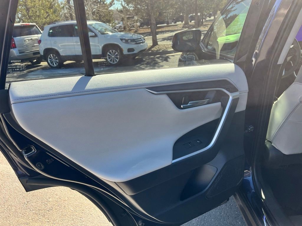 Used 2025 Toyota RAV4 Limited image 9