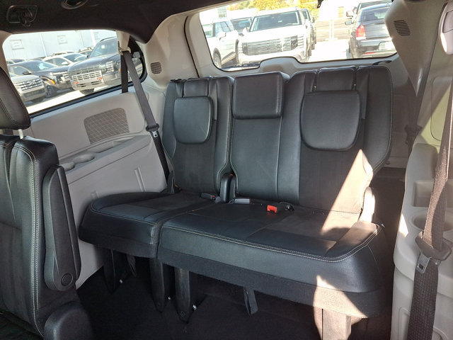 Used 2019 Dodge Grand Caravan SXT FWD image 10