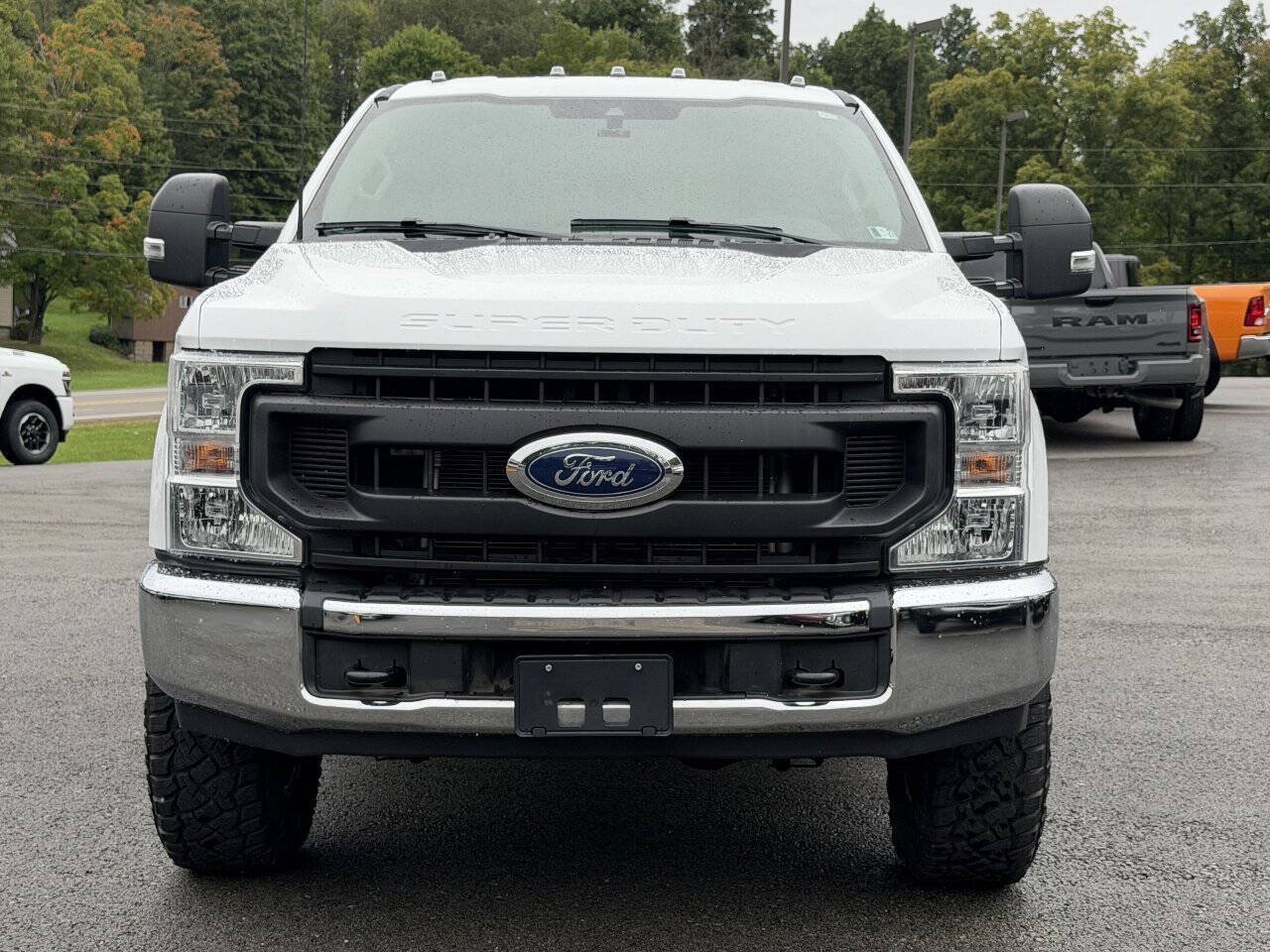 Used 2022 Ford F250 XL w/ Power Equipment Group AWD/4WD image 3