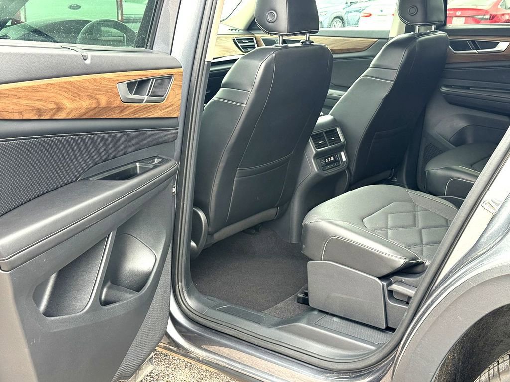 Certified 2024 Volkswagen Atlas SE image 26