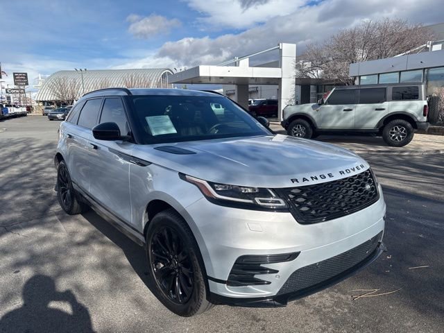 Used 2023 Land Rover Range Rover Velar R-Dynamic S image 3