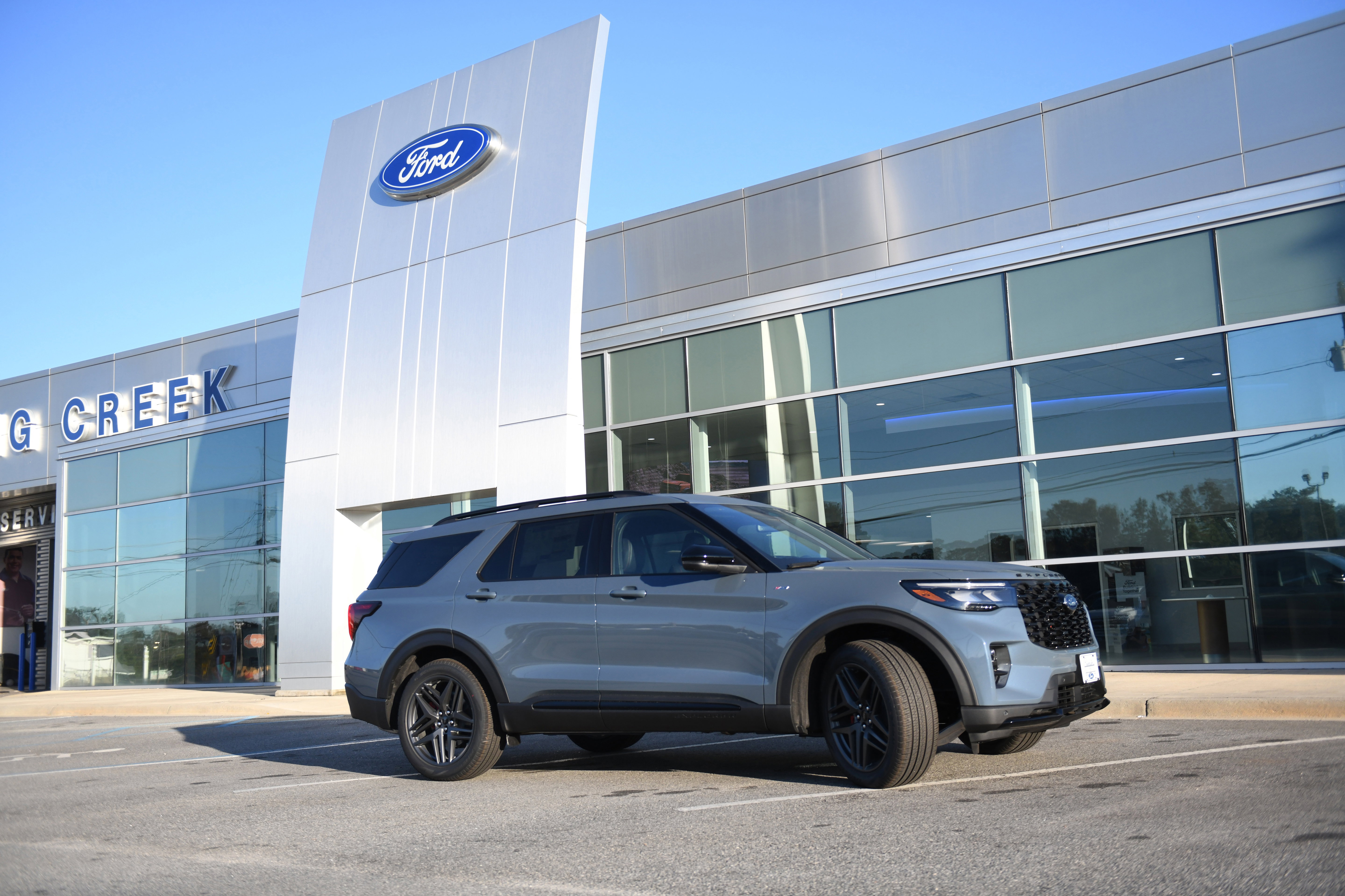 New 2026 Ford Explorer ST-Line w/ ST-Line Street Pack image 2