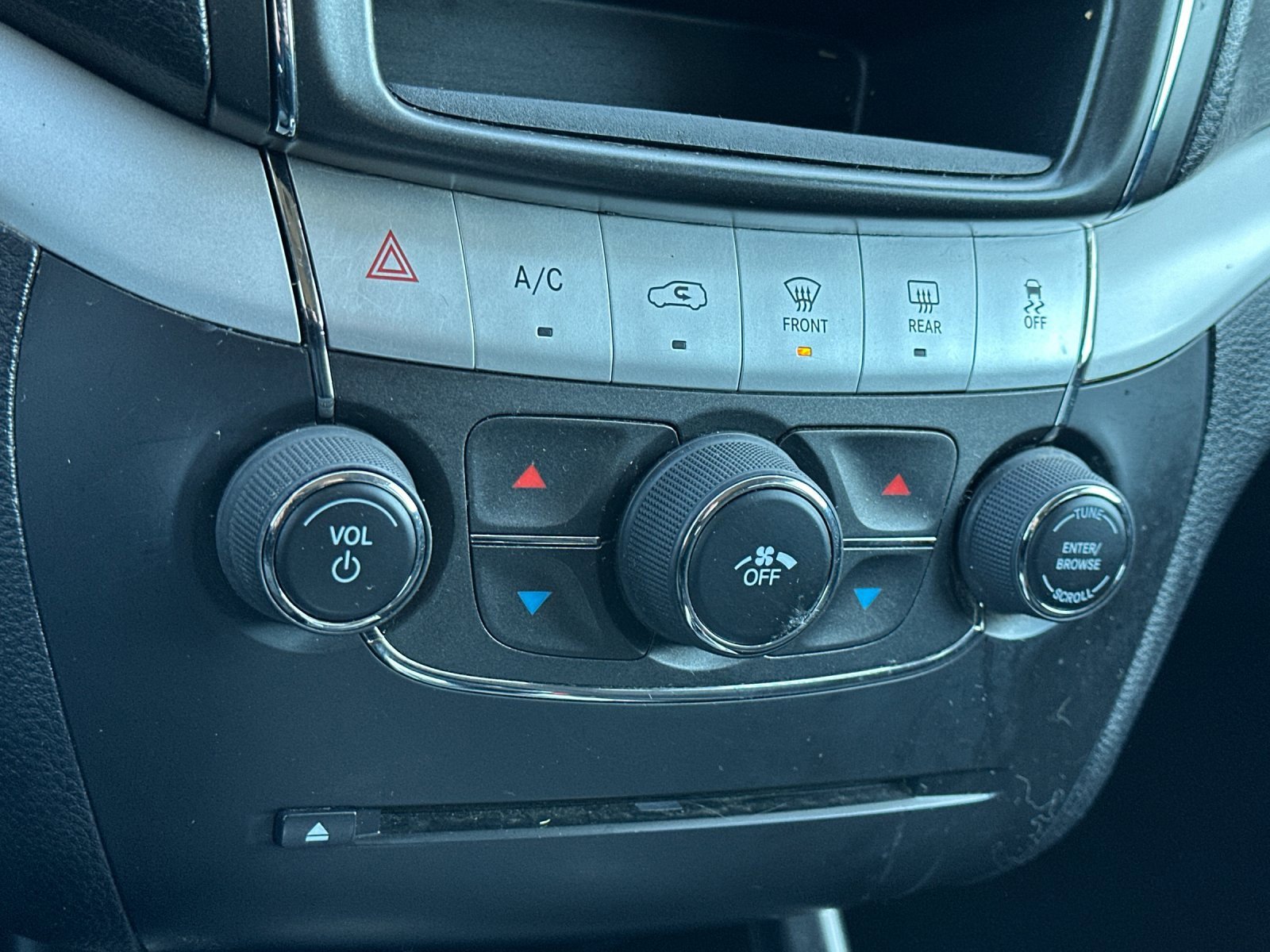 Used 2017 Dodge Journey SXT w/ Comfort/Convenience Group image 20