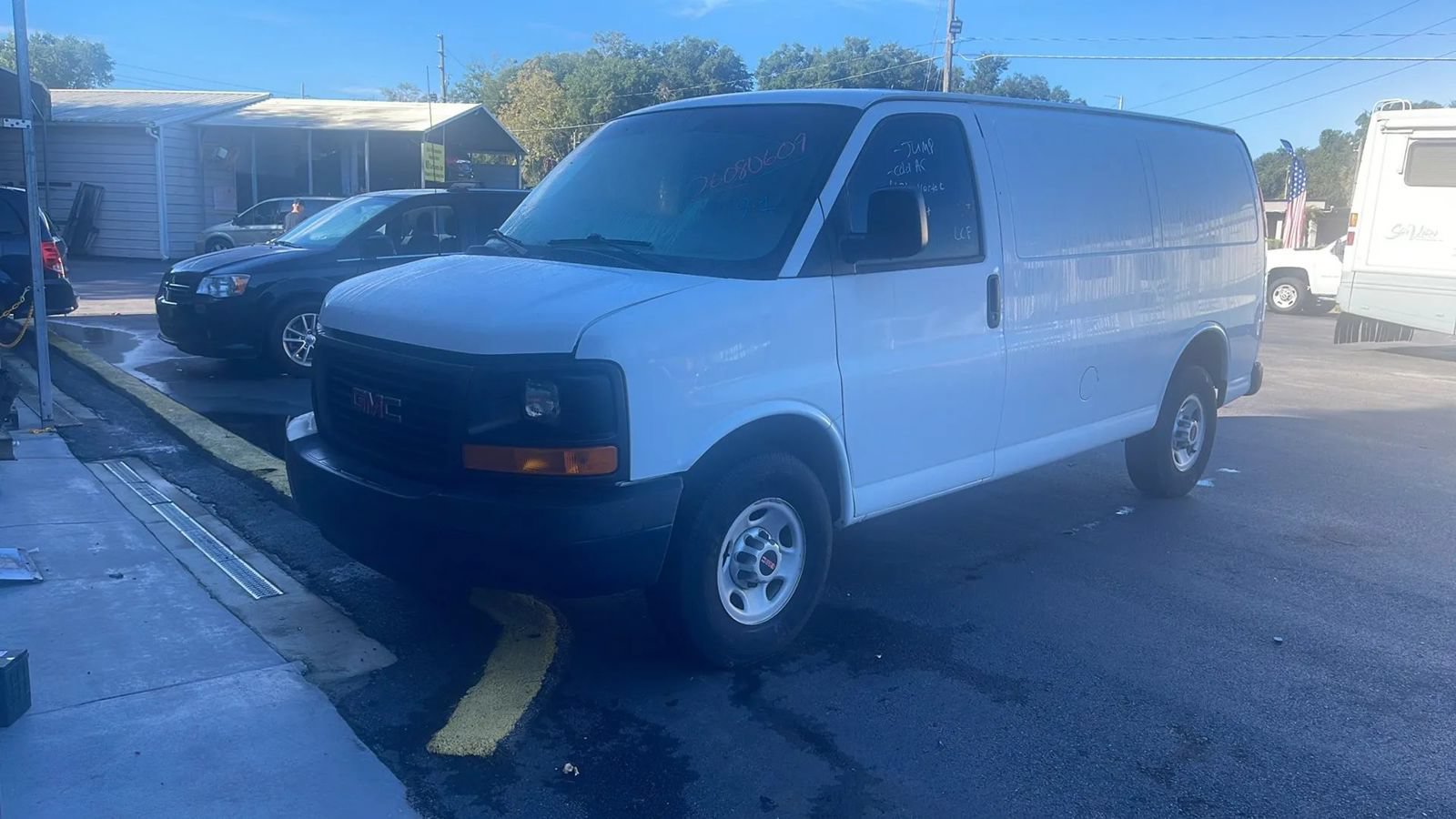 Used 2015 GMC Savana 2500 RWD image 3
