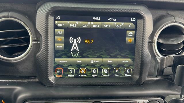 Used 2019 Jeep Wrangler Unlimited Sahara AWD/4WD image 25