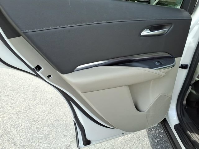 Certified 2023 Cadillac XT4 Luxury w/ Cold Weather Package FWD image 15