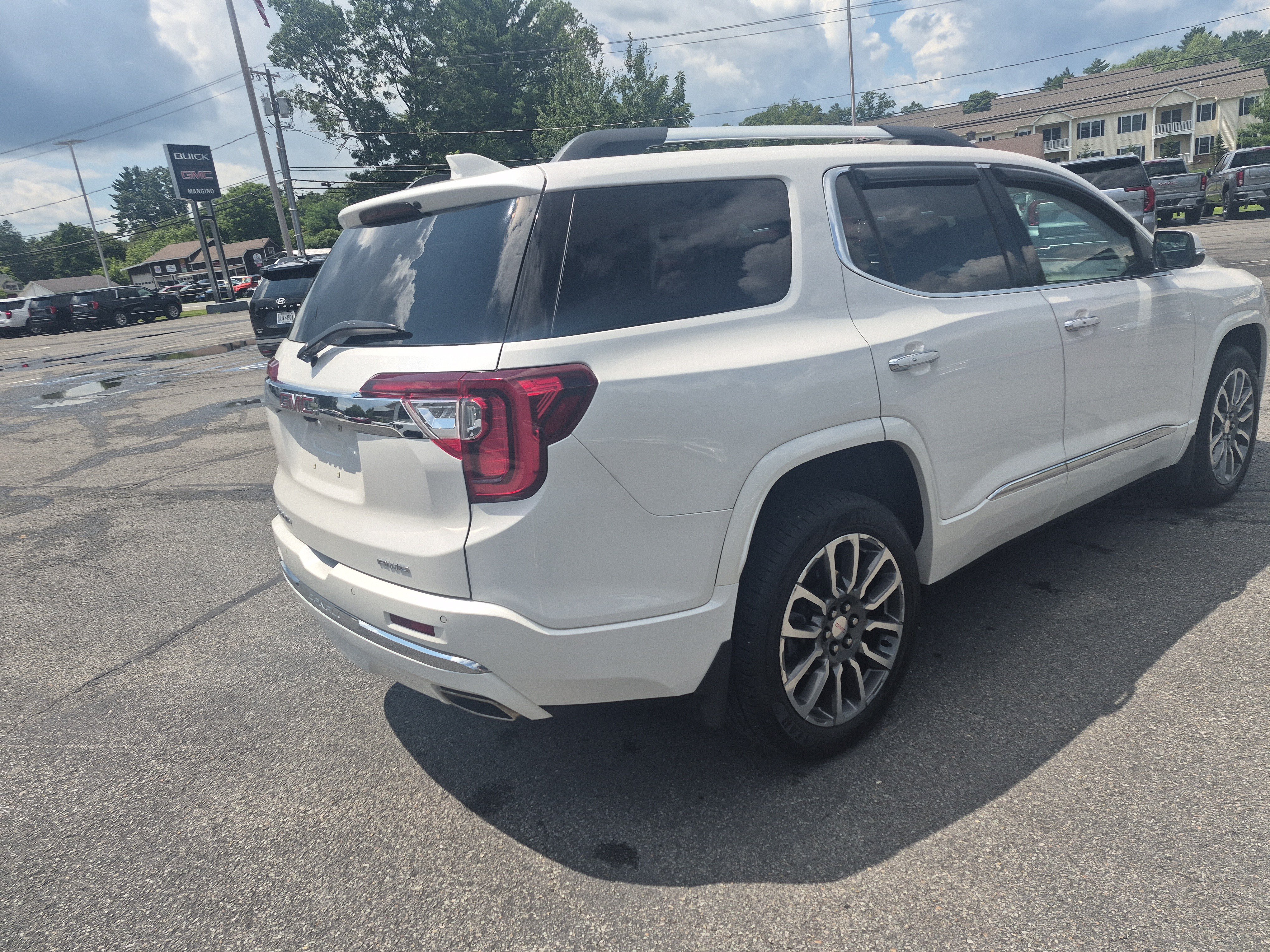 Certified 2022 GMC Acadia Denali AWD/4WD image 5