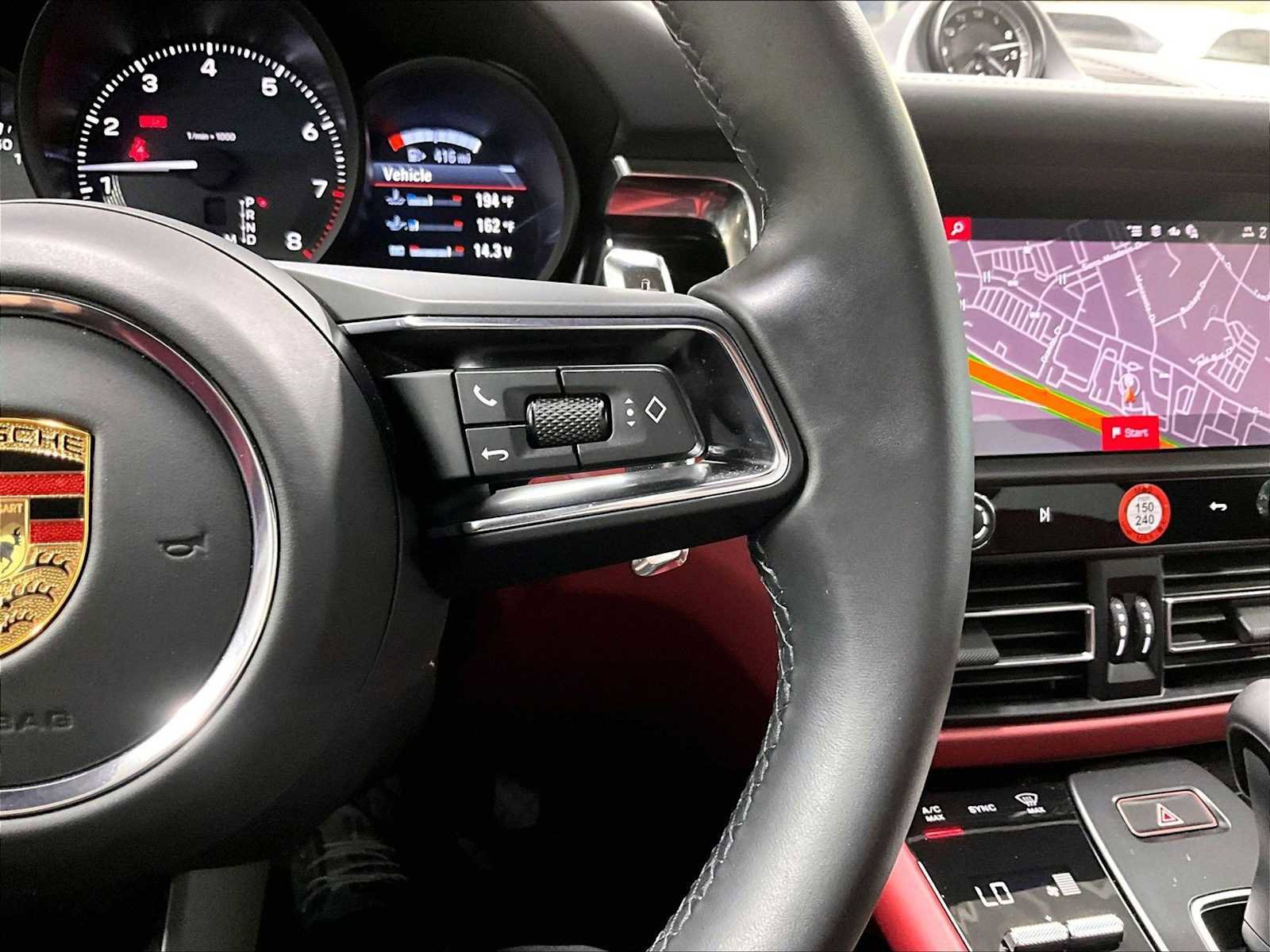 Used 2025 Porsche Macan image 22