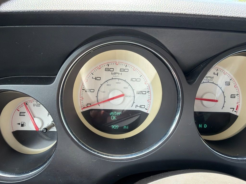 Used 2012 Dodge Challenger SXT RWD image 19