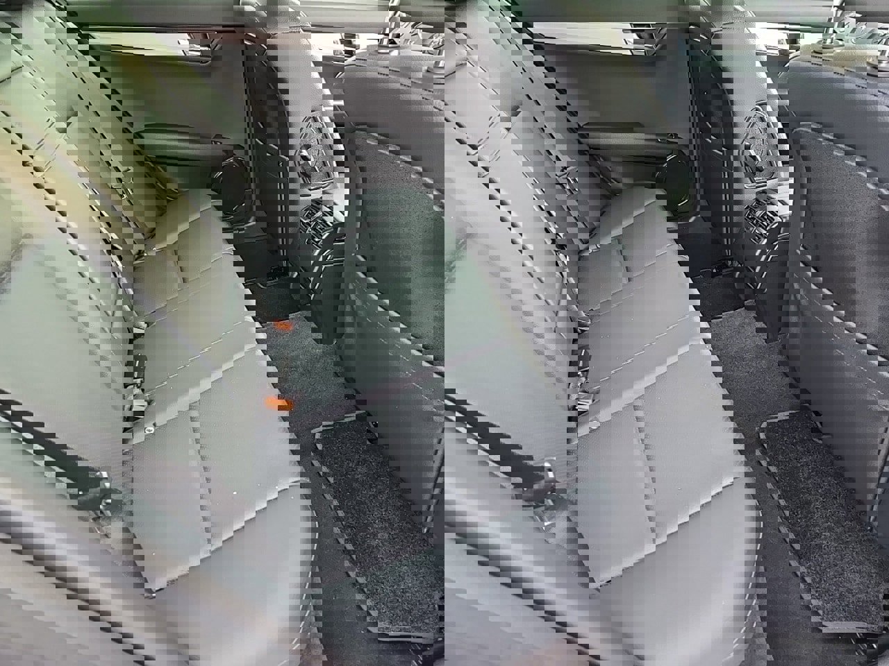 Used 2008 Mercedes-Benz C 300 Sedan image 31