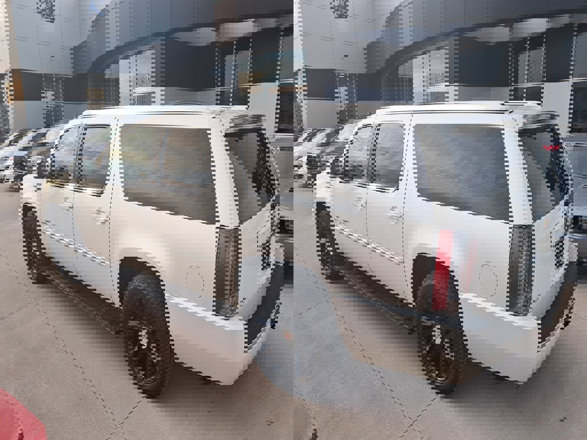 Used 2013 Cadillac Escalade ESV Premium AWD/4WD image 9