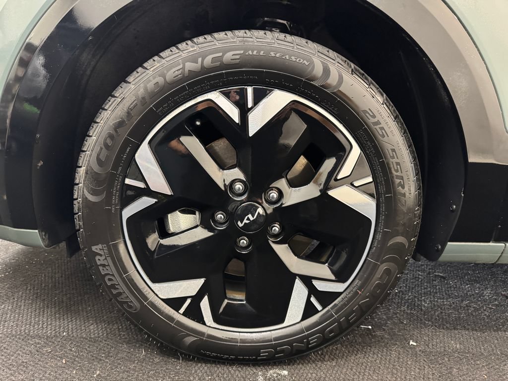Used 2023 Kia Niro Wind w/ Wind Preserve Package FWD image 13