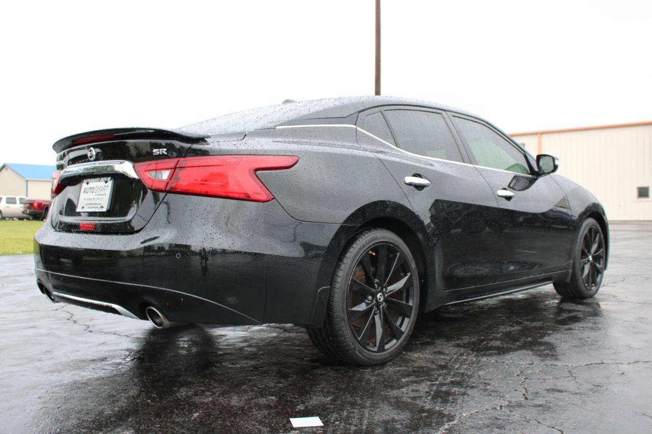 Used 2017 Nissan Maxima SR w/ Midnight Edition FWD image 4