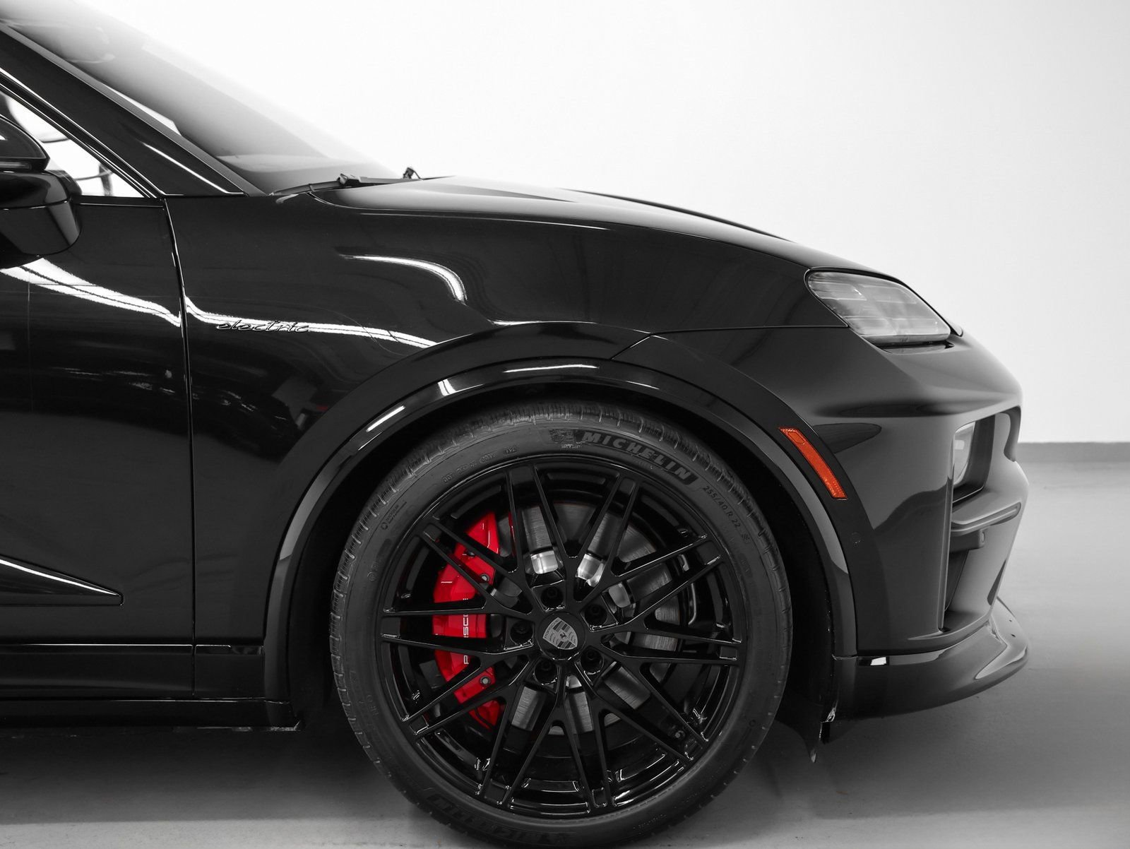 New 2025 Porsche Macan Turbo Electric image 15