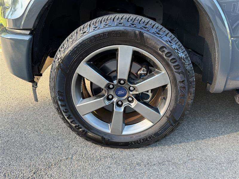 Used 2017 Ford F150 Lariat w/ Equipment Group 502A Luxury AWD/4WD image 12