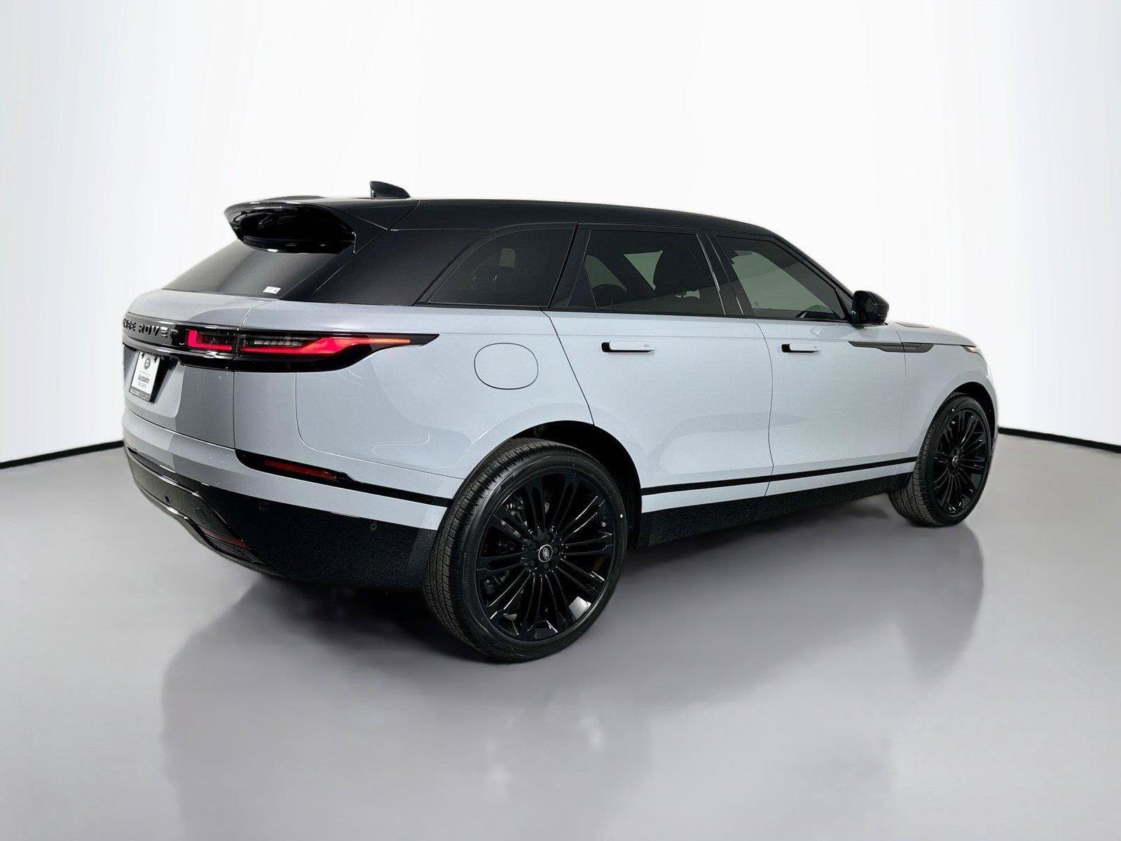 Certified 2026 Land Rover Range Rover Velar Dynamic SE AWD/4WD image 5
