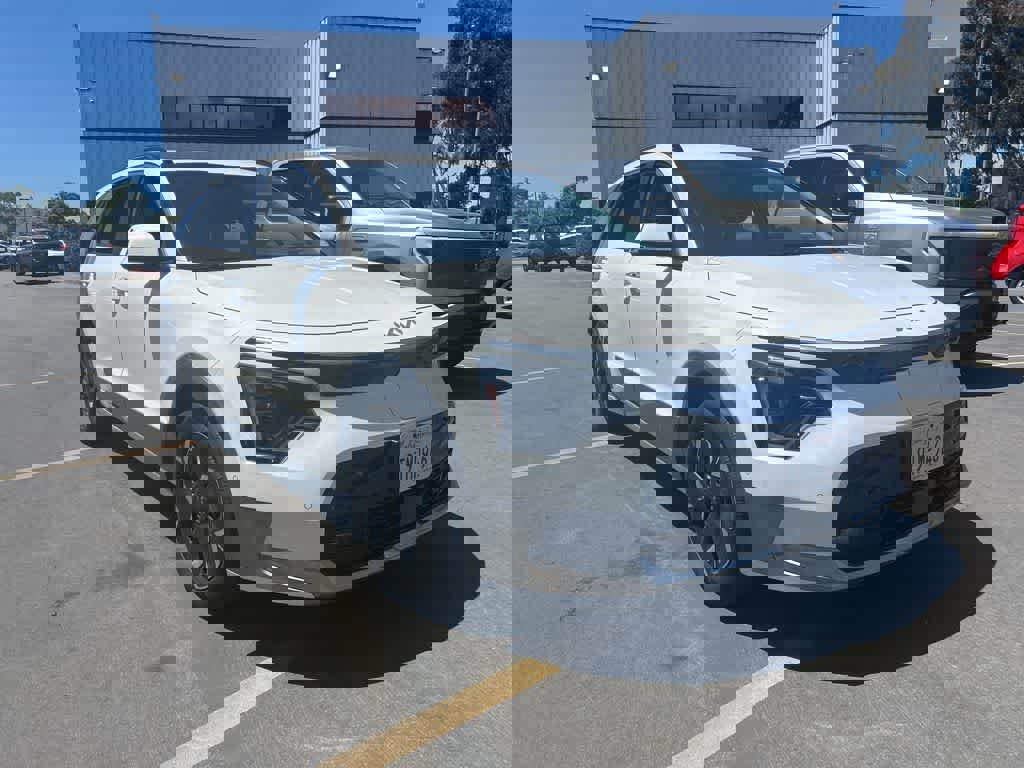 Used 2023 Kia Niro Wave w/ Wave Preserve Package image 2