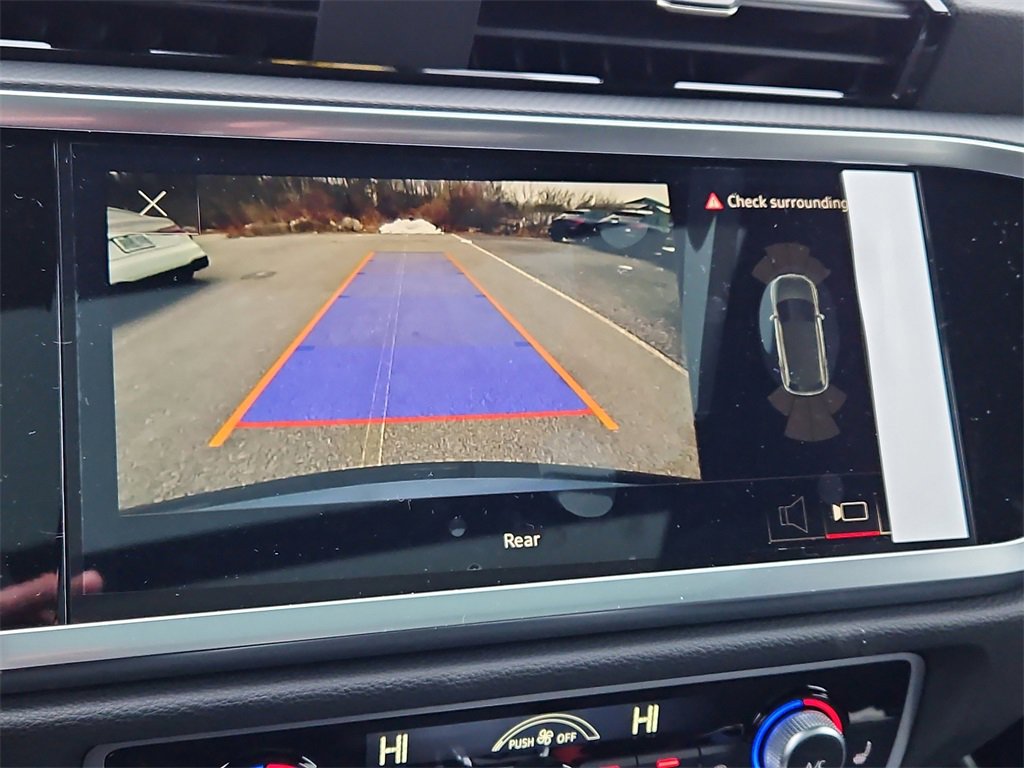 New 2025 Audi Q3 2.0T Premium image 9