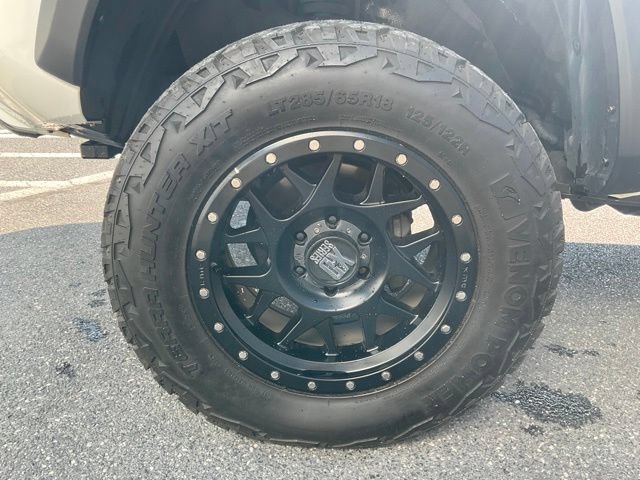 Used 2017 Toyota Tacoma TRD Off-Road w/ Tow Package (A/T) AWD/4WD image 18