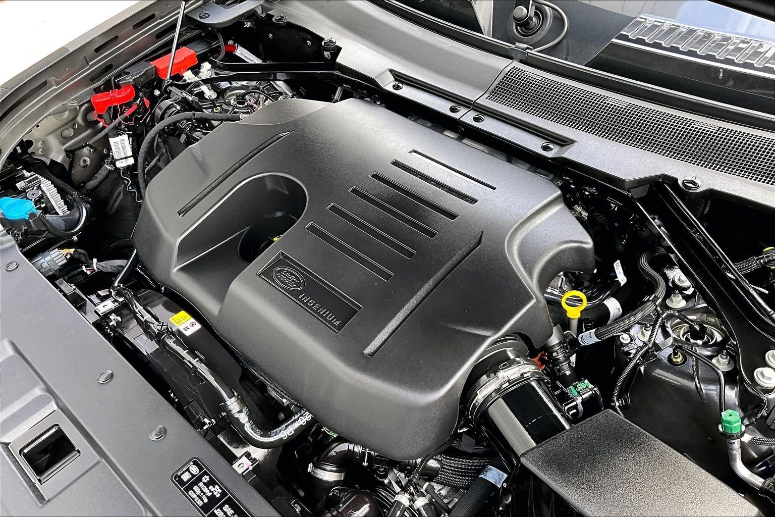 Used 2025 Land Rover Defender 110 S image 30