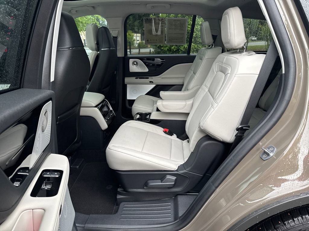 Used 2025 Lincoln Aviator Reserve w/ Equipment Group 201A AWD/4WD image 27