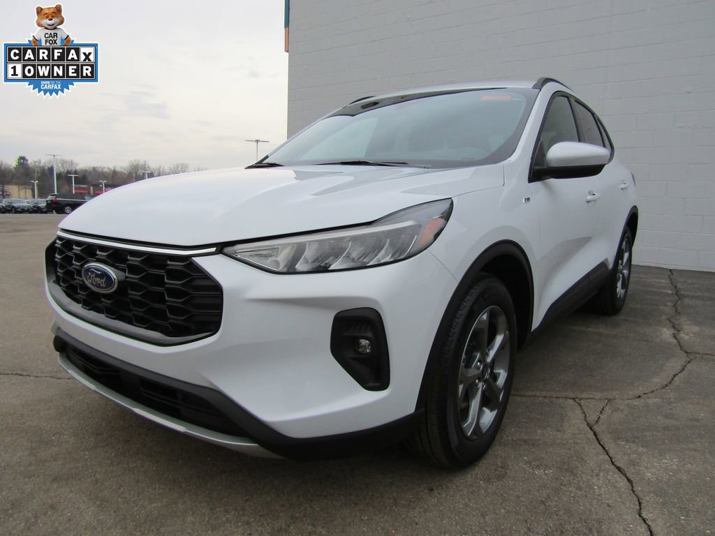 Used 2025 Ford Escape ST-Line Select w/ Tech Pack #1 image 2