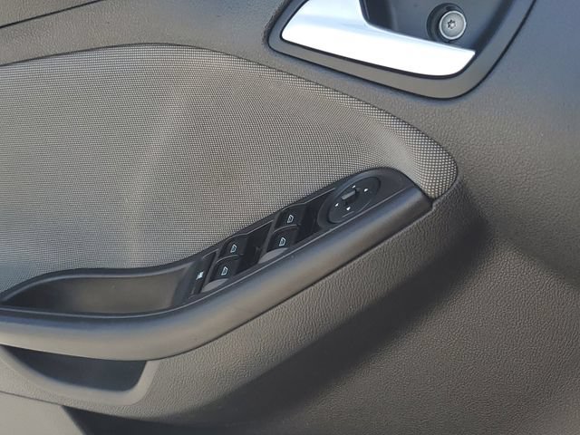 Used 2013 Ford Focus SE FWD image 21
