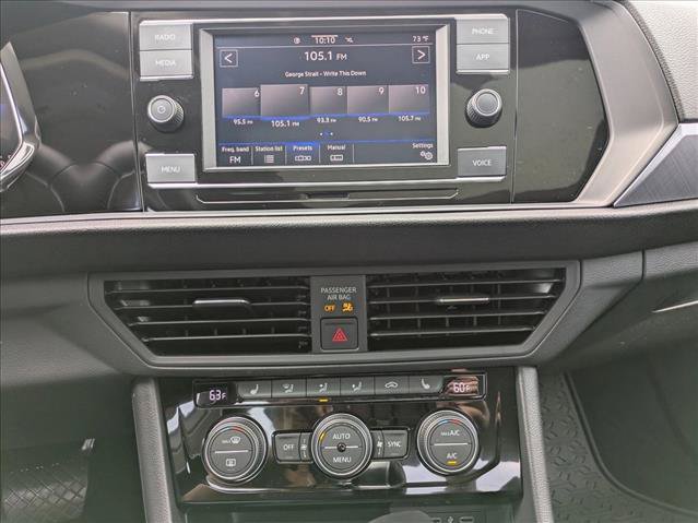 Used 2023 Volkswagen Jetta SE FWD image 13