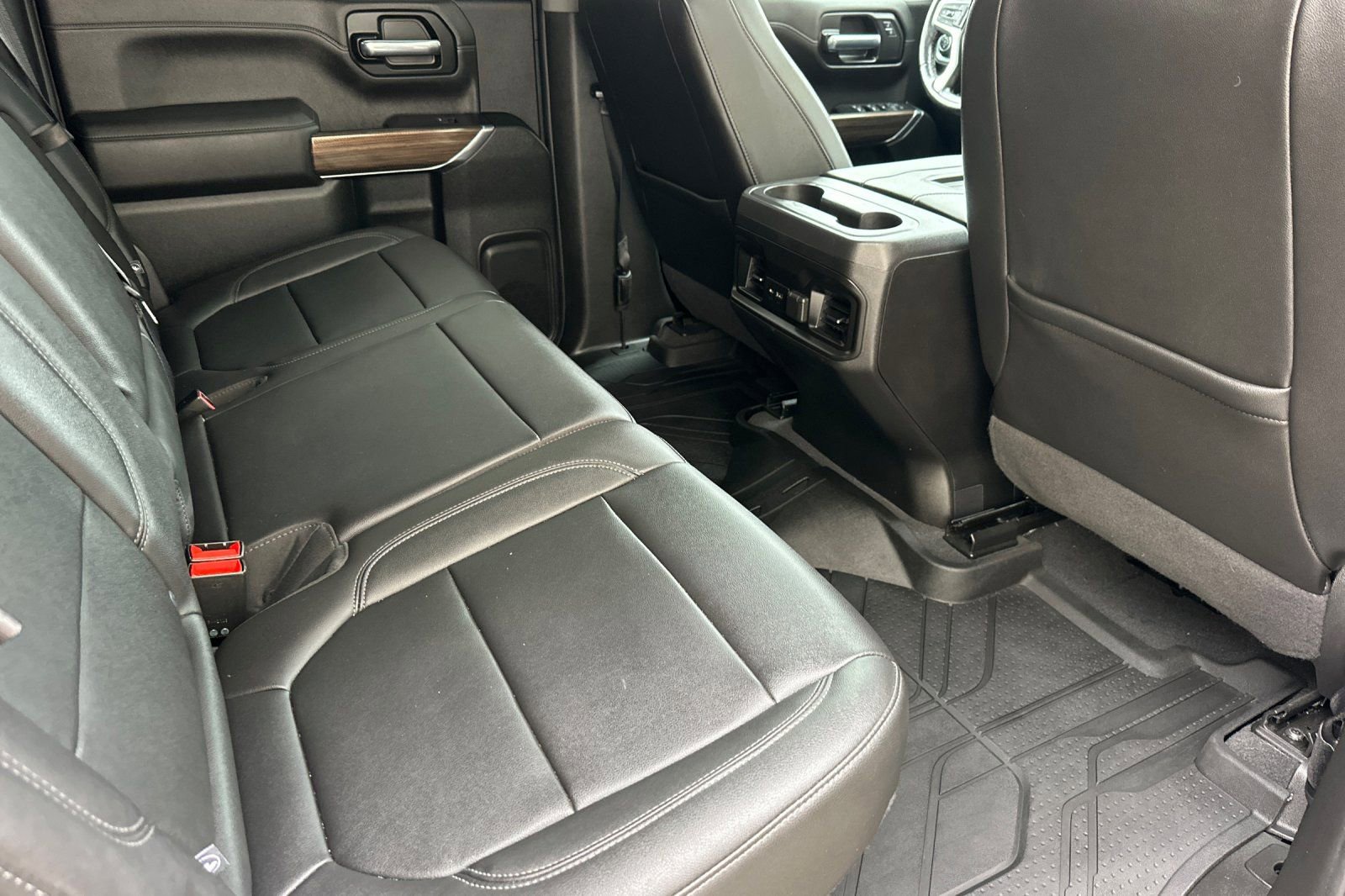Used 2020 Chevrolet Silverado 1500 LT Trail Boss w/ Midnight Edition AWD/4WD image 18