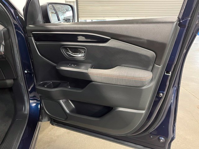 Used 2025 Honda Pilot Sport image 13