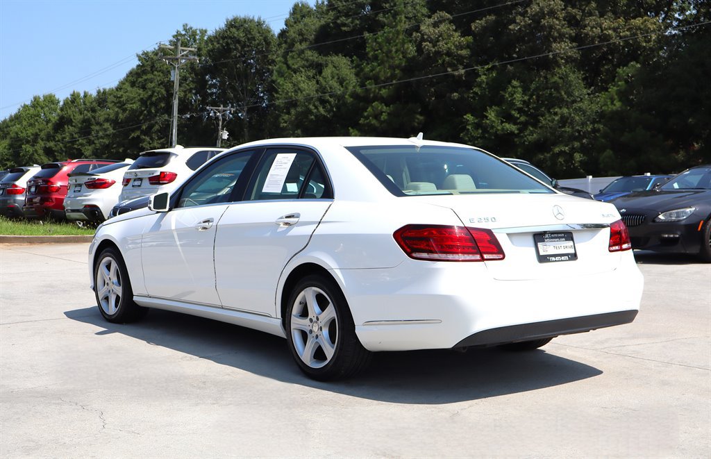 Used 2014 Mercedes-Benz E 250 BlueTEC Sedan image 5