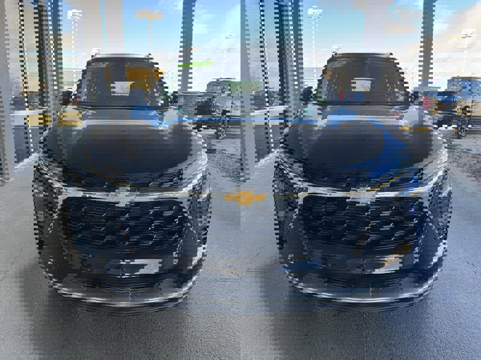 Used 2025 Chevrolet Trax LT w/ LT Convenience Package FWD image 5